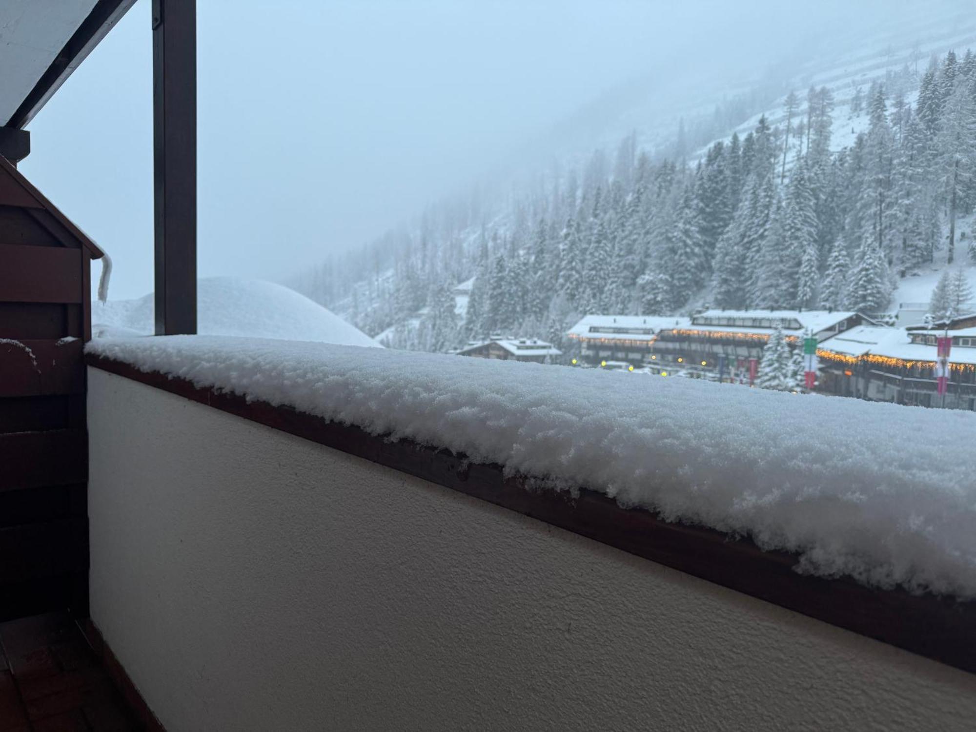 Ski Lodge Pampeago Tesero Exterior photo