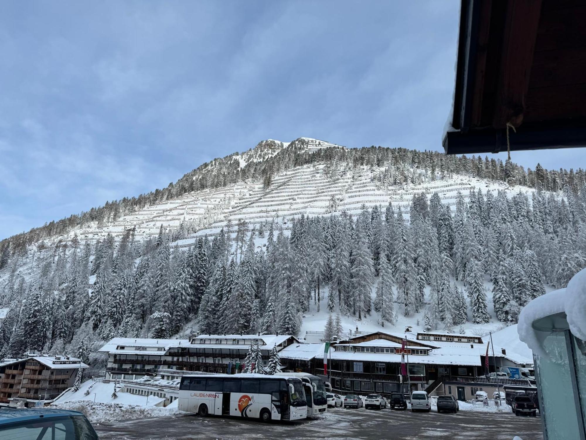 Ski Lodge Pampeago Tesero Exterior photo
