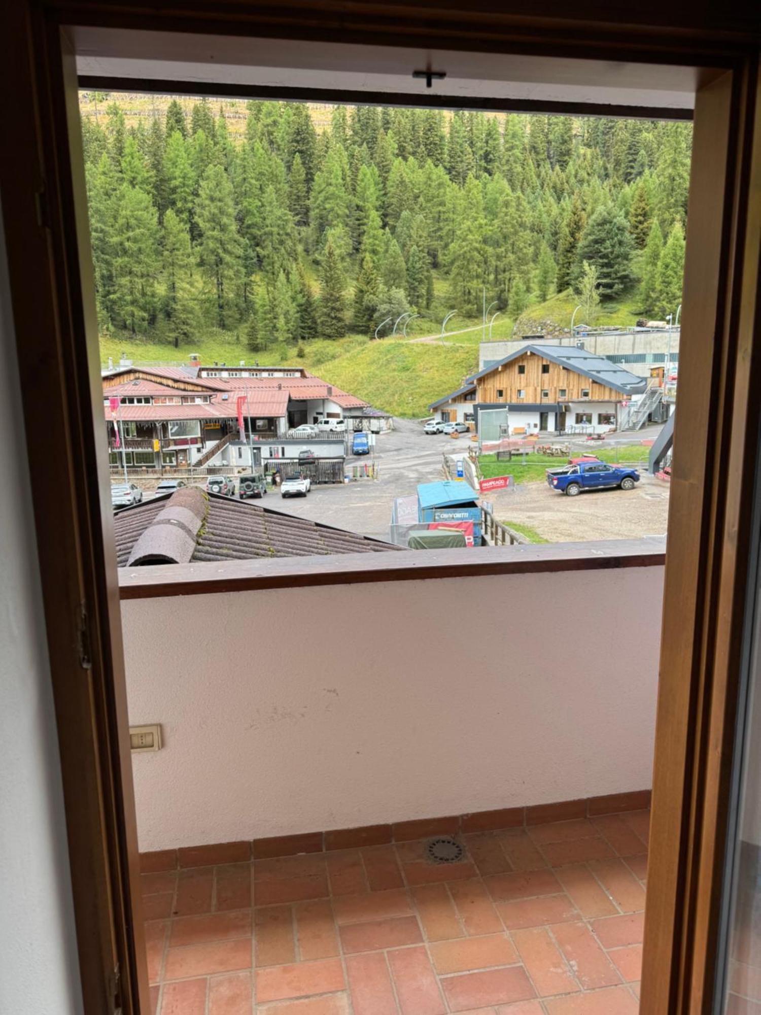 Ski Lodge Pampeago Tesero Exterior photo